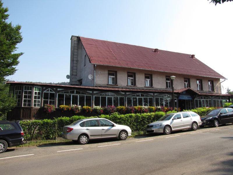 Gosciniec Szczeliniec Hostel Karlow Ngoại thất bức ảnh