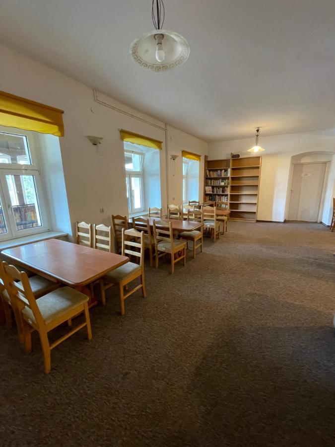 Gosciniec Szczeliniec Hostel Karlow Ngoại thất bức ảnh